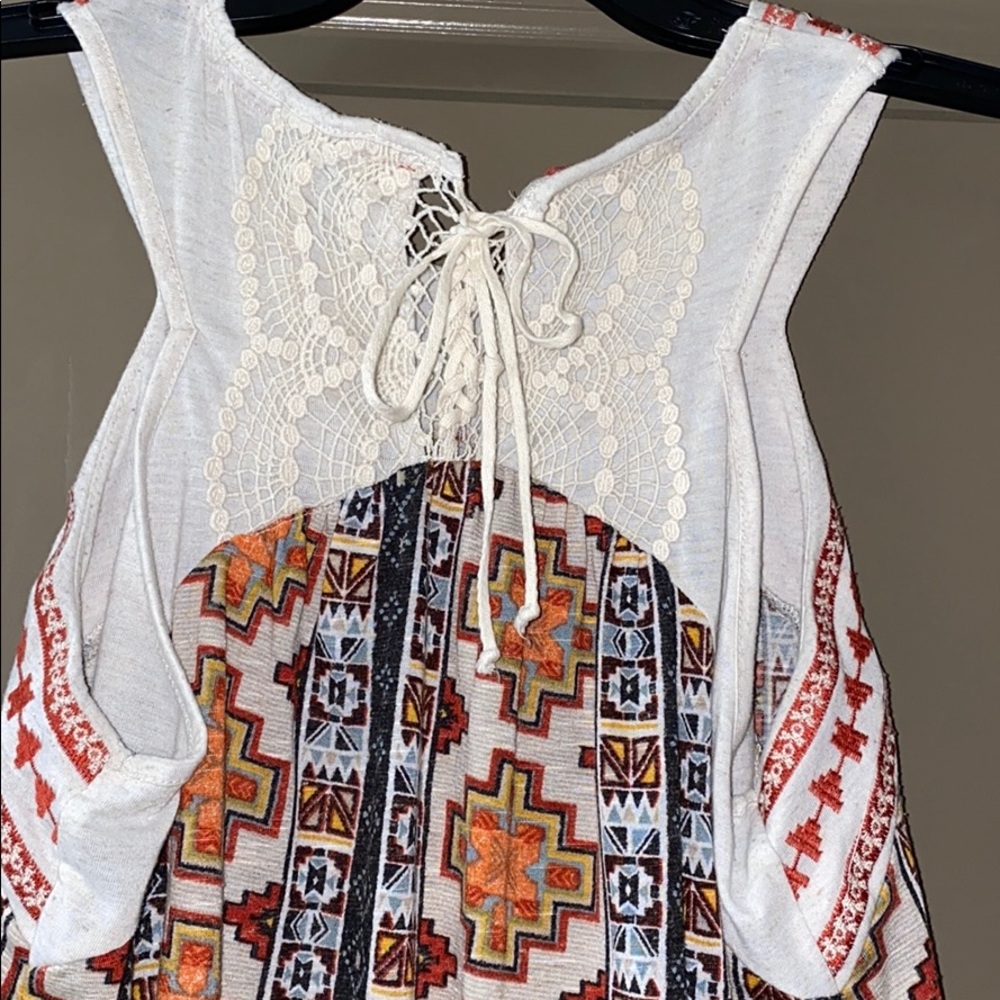 Jolt Patterned Top - Picture 5 of 6